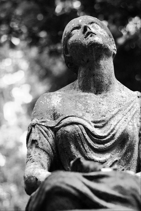 High hopes (Highgate cemetery).jpg